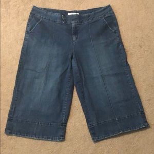 Wide leg Capri Jeans